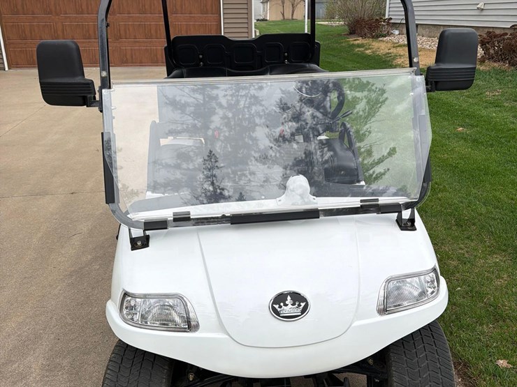 2023-evolution-electric-golf-cart-1-owner-image-11
