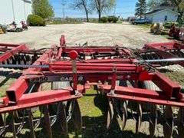 case-ih-3950-image-7