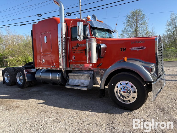 2001-kenworth-w900-image-3