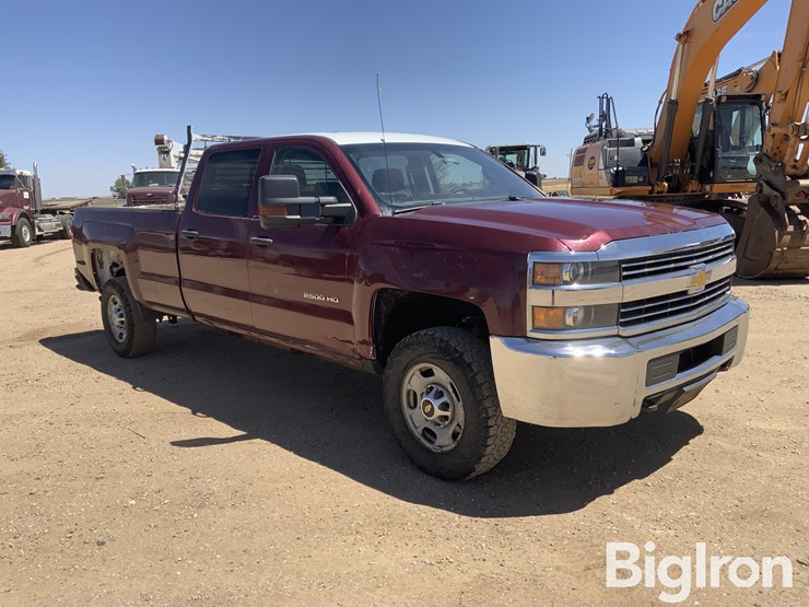 2018-chevrolet-silverado-2500-image-3