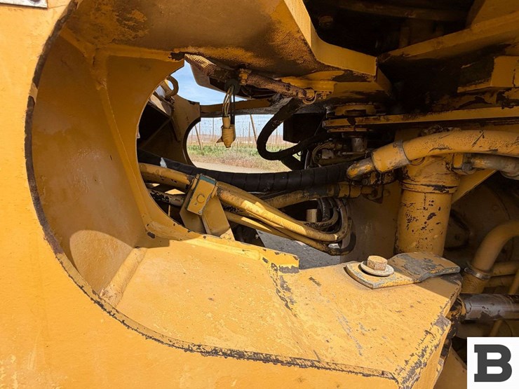 caterpillar-960f-image-19