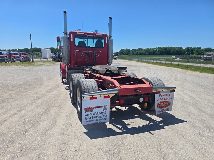 2007-peterbilt-379-image-15