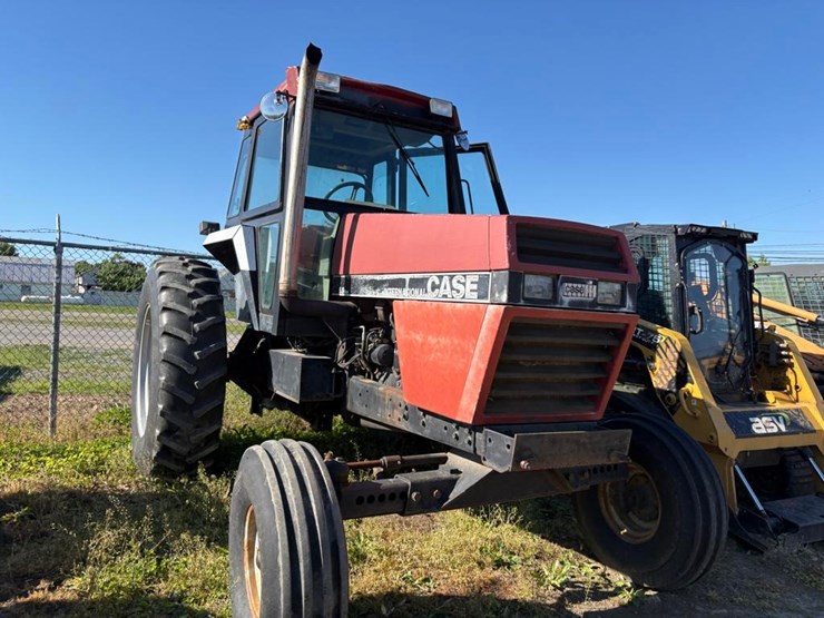 1998-case-2096-tractor-image-5