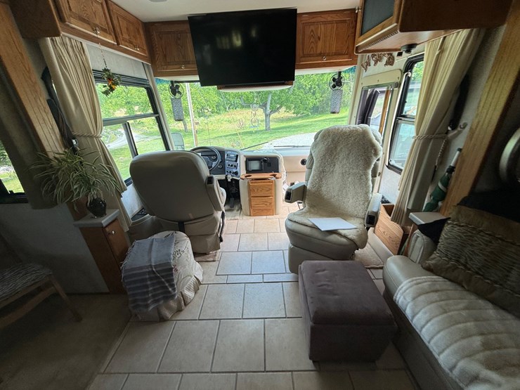 #7-•-2005-tiffin-phaeton-40’-–-premium-refurbished-coach-image-19