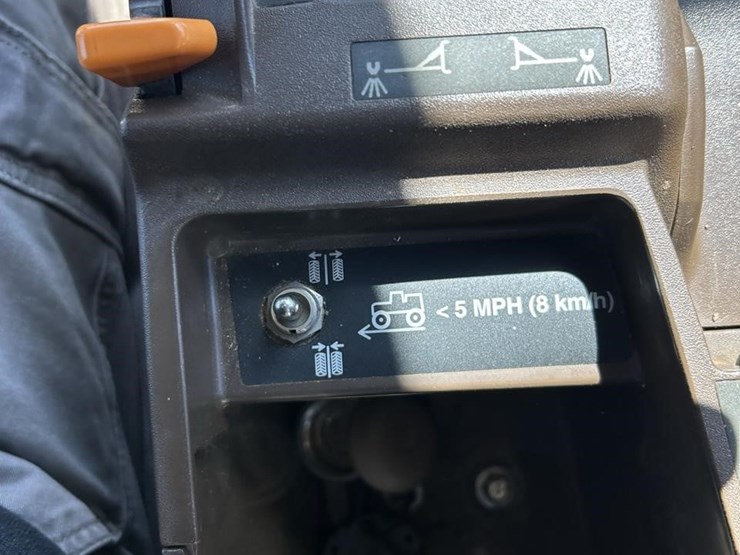 2012-john-deere-4940-image-65