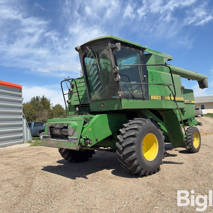 JOHN DEERE 6620 TITAN II