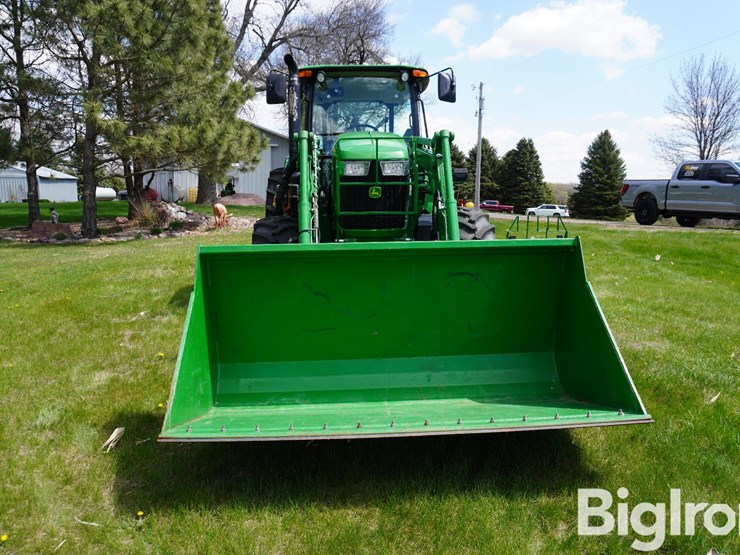 2018-john-deere-6105e-image-2