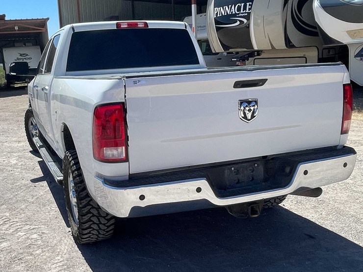 2016-dodge-2500-image-4