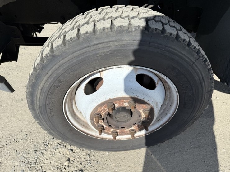 2004-ford-f550-sd-image-16