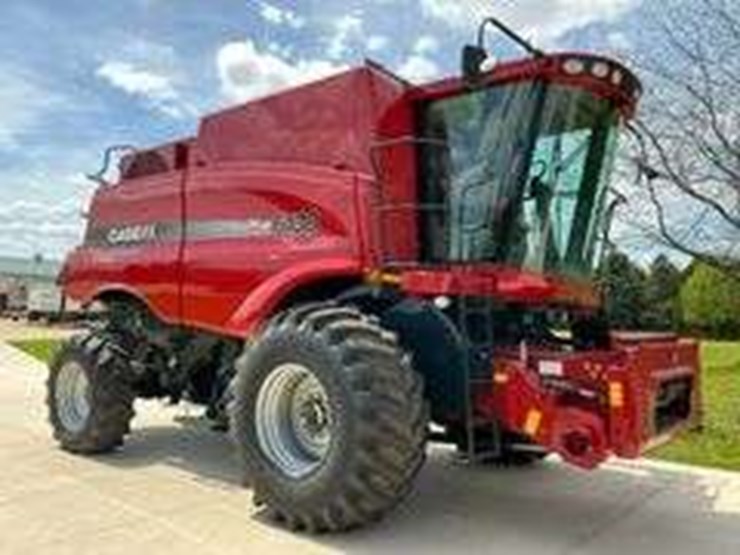 2012-case-ih-6130-image-7
