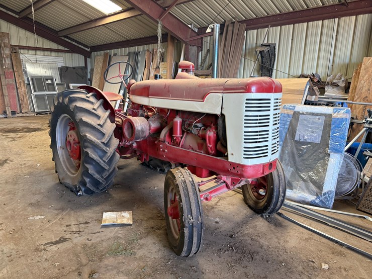 farmall-mccormick-w6-tractor-image-1
