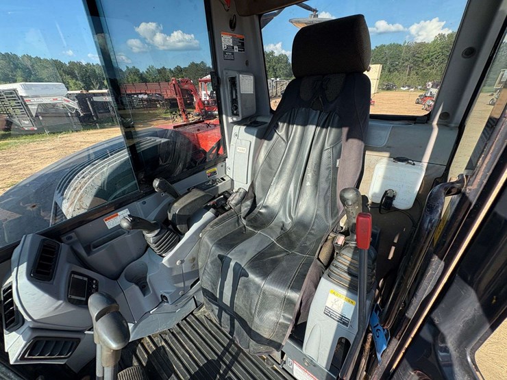 2018-kubota-kx080-4-image-8