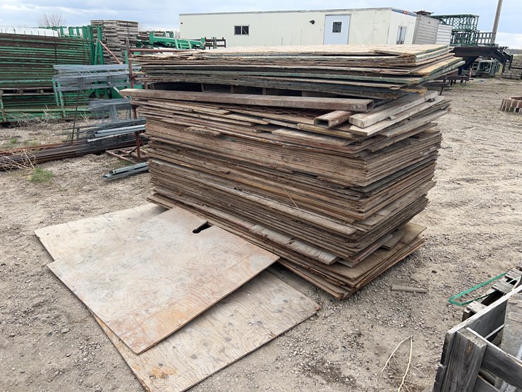 pallet-of-plywood-image-2