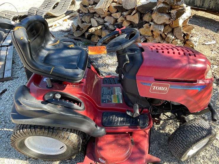 #6941-•-toro-riding-lawn-mower-image-17