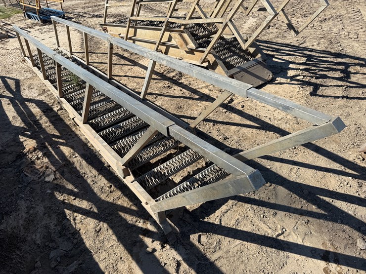 24’-extendable-aluminum-rig-ladder-image-4