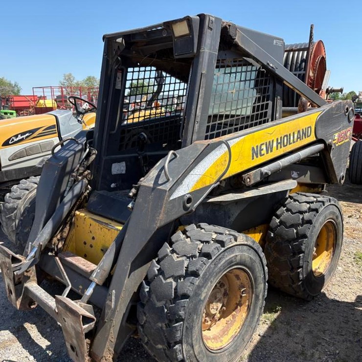 2006 NEW HOLLAND L180