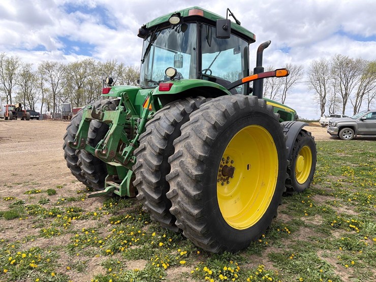 john-deere-8320-image-4