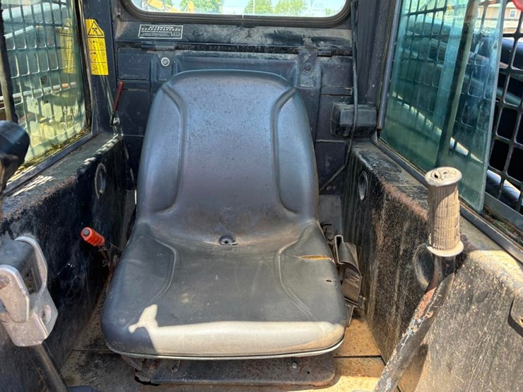 new-holland-lx885-image-11