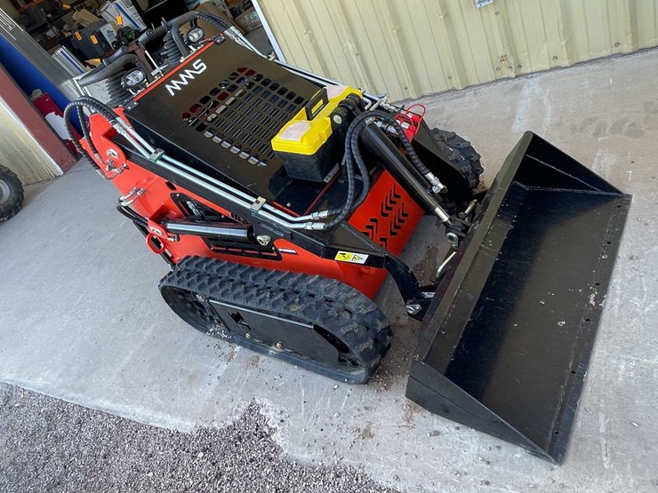 #252-•-mini-skid-steer-image-1