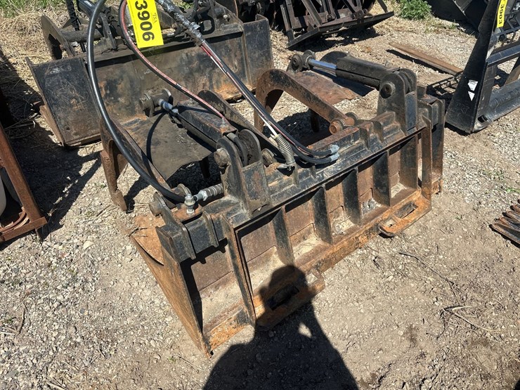 #3906-•-approx-60"-skid-steer-grapple-bucket-image-1