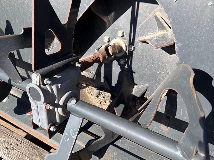 bobcat-72”-front-mount-snowblower-image-5