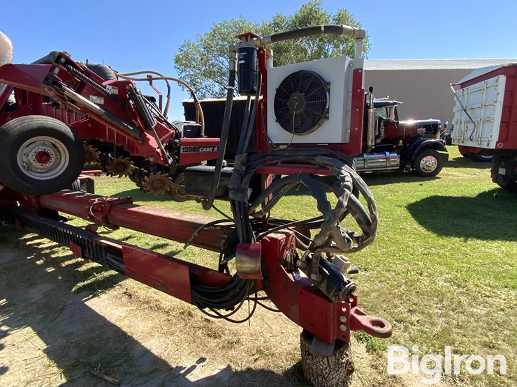 2002-case-ih-1200-image-11