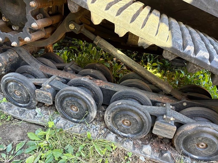 2024-asv-rt-75-heavy-duty-skidsteer-image-9