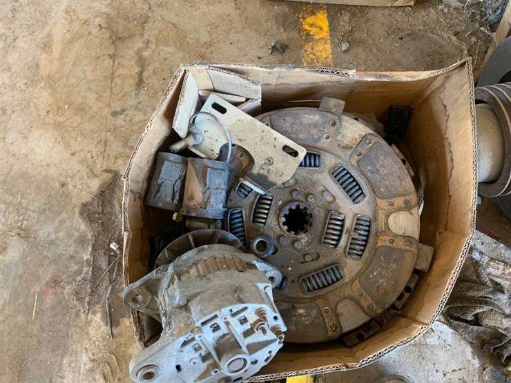 (incomplete)-detroit-series-60-motor-w/-alternator,-and-clutch-image-3