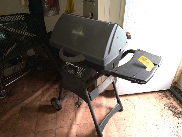 #7054-•-char-broil-gas-grill-image-2