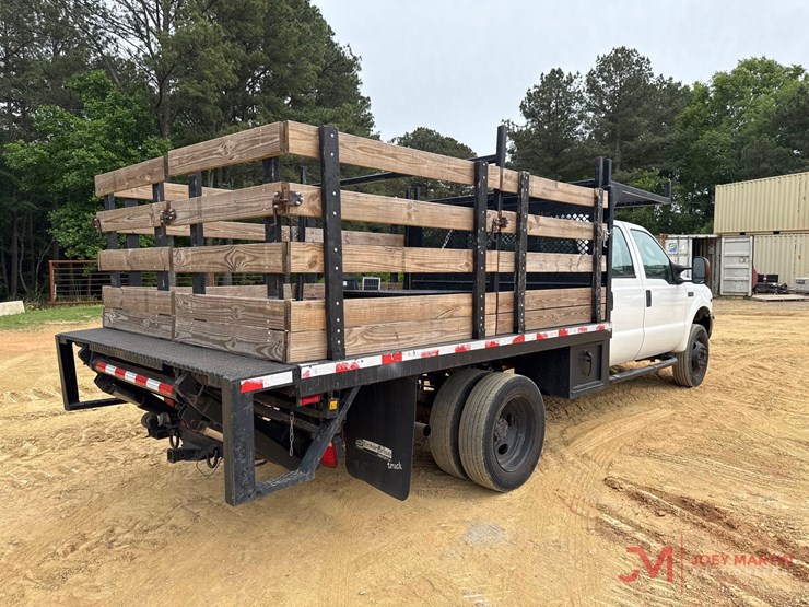 2003-ford-f550-xlt-image-2