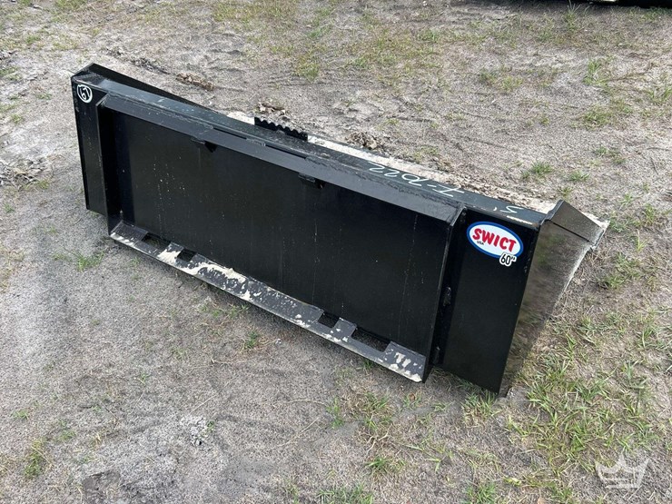 2025-swict-60in-bucket-skid-steer-attachment-image-2