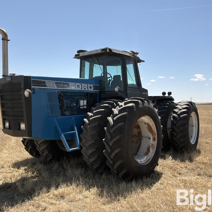 1990 FORD 946