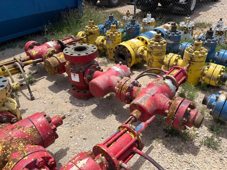7-1/16”-x-4”-fluid-cross-w/-(4)-4”-10k-gate-valves-image-1