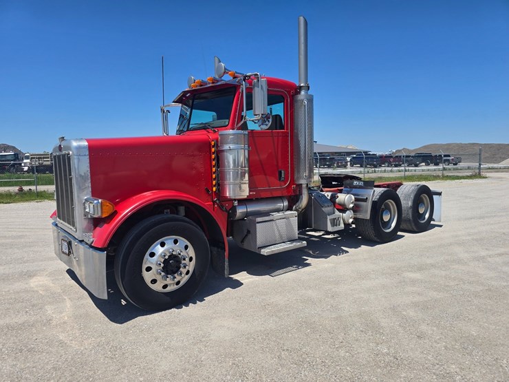 2007-peterbilt-379-image-4