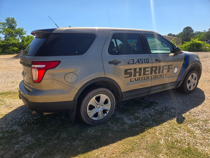 2015-ford-explorer-image-13