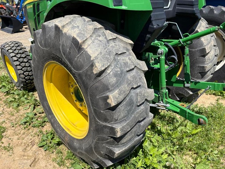 2019-john-deere-4044m-image-8