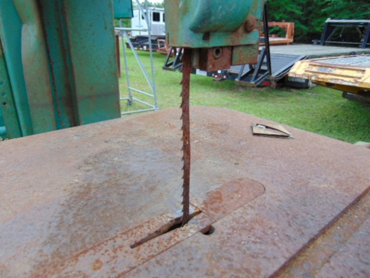 variable-speed-band-saw-image-2