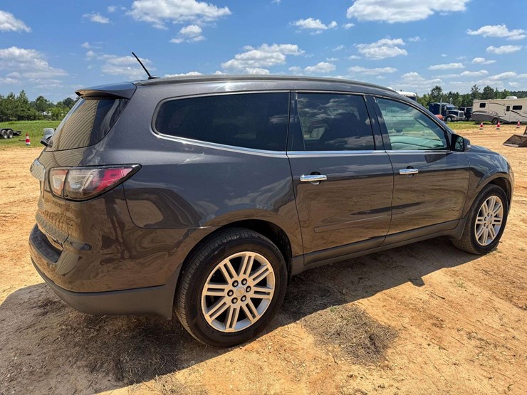2014-chevrolet-traverse-image-3