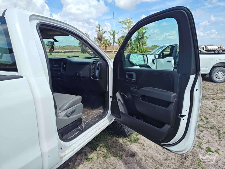 2017-chevrolet-silverado-2500hd-image-7