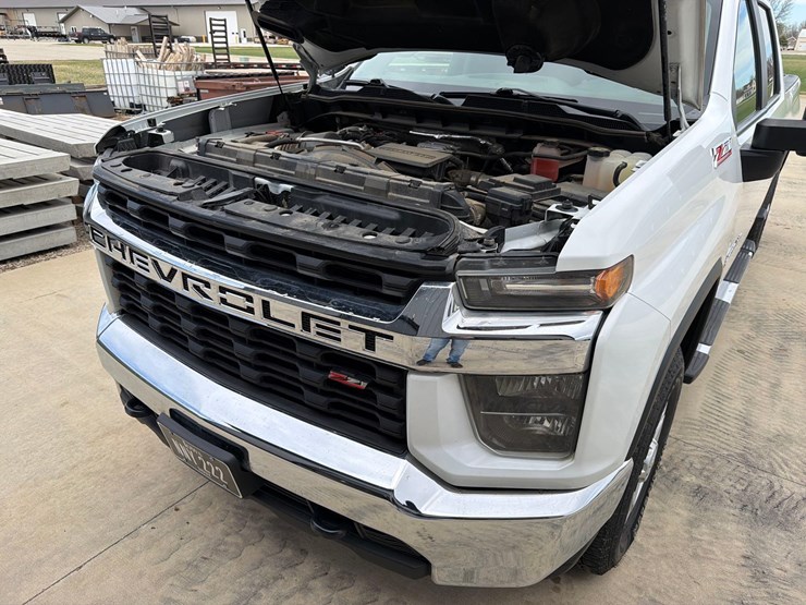 2021-chevrolet-2500hd-image-62