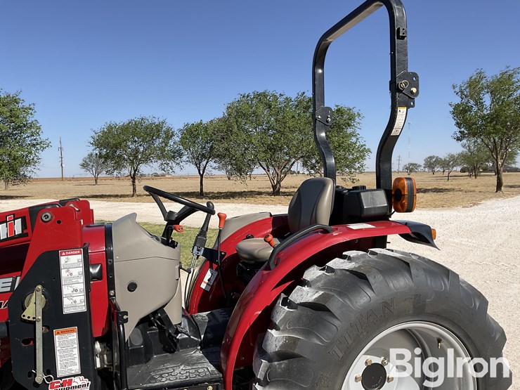 2011-case-ih-farmall-40b-image-16