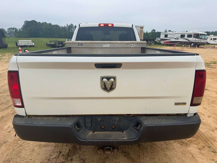 2019-ram-1500-classic-image-6