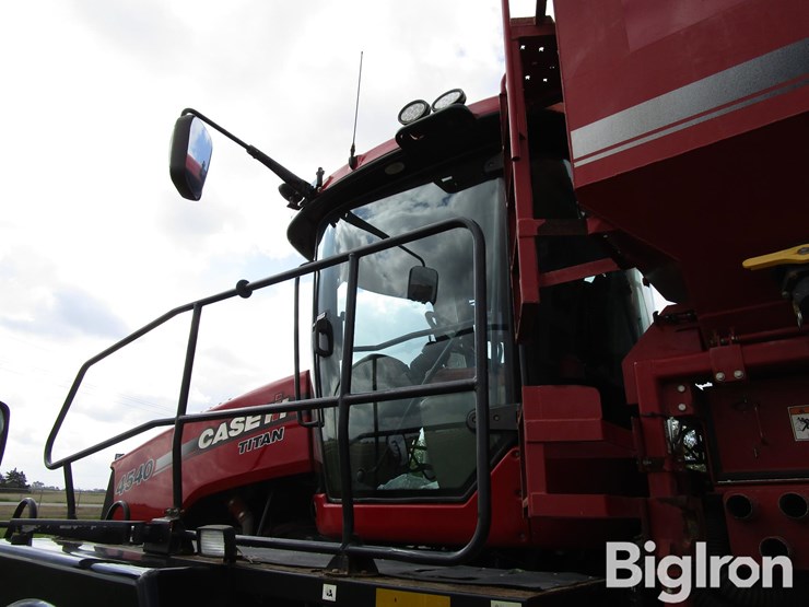 2019-case-ih-titan-4540-image-8