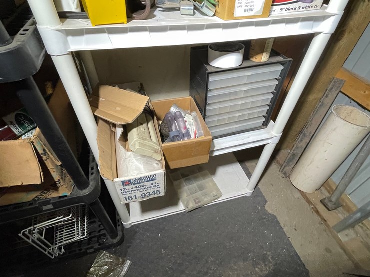 #7042-•-(2)-shelves-and-contents-image-8