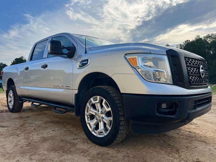 2016-nissan-titan-image-4