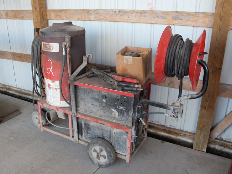 hotsy-hot-water-electric-pressure-washer-image-2