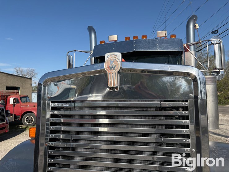 2001-kenworth-w900-image-9