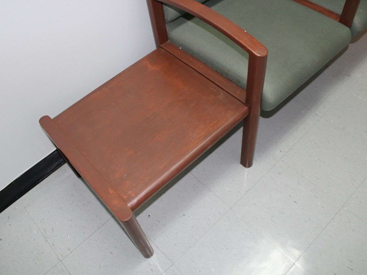 multi-chair-and-end-table-section-image-4