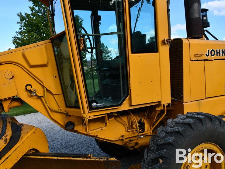 1989-deere-772bh-image-17