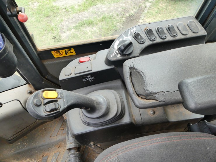 2013-komatsu-wa270-image-12